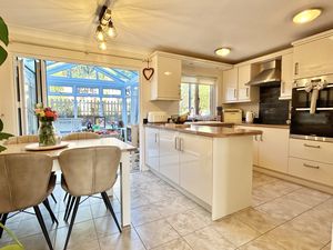 Kitchen/Diner- click for photo gallery
